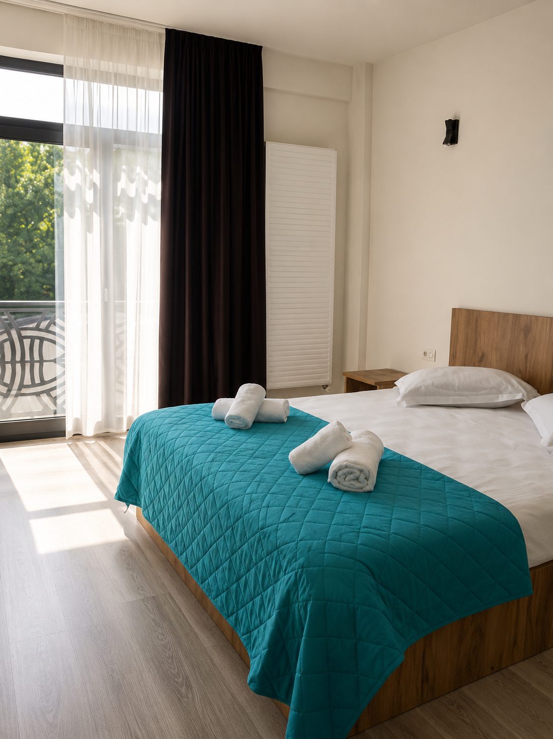 Cameră modernă cu balcon — Pensiunea Măriuca